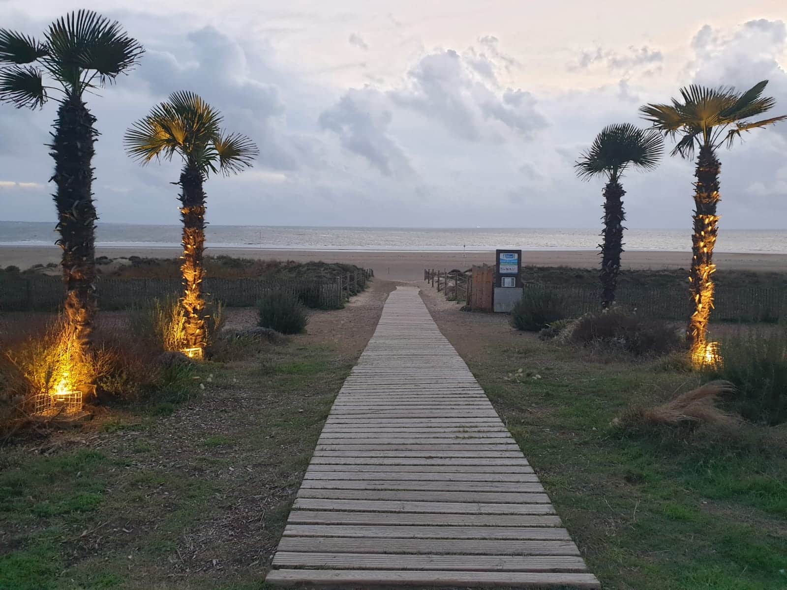 Platelage en bois avec lames amovibles